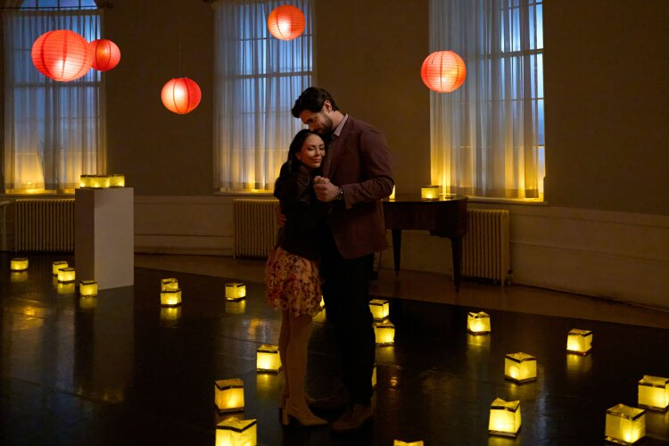 rosereywriter's tweet image. Two for Tee is the best #Hallmark film. Firstly, everything Janel Parrish is in is a must-see and rewatch. The story was charming. The hero, handsome. The conflict was more internal, but no breakup—perfection! The romance consistently heightened. I loved it!