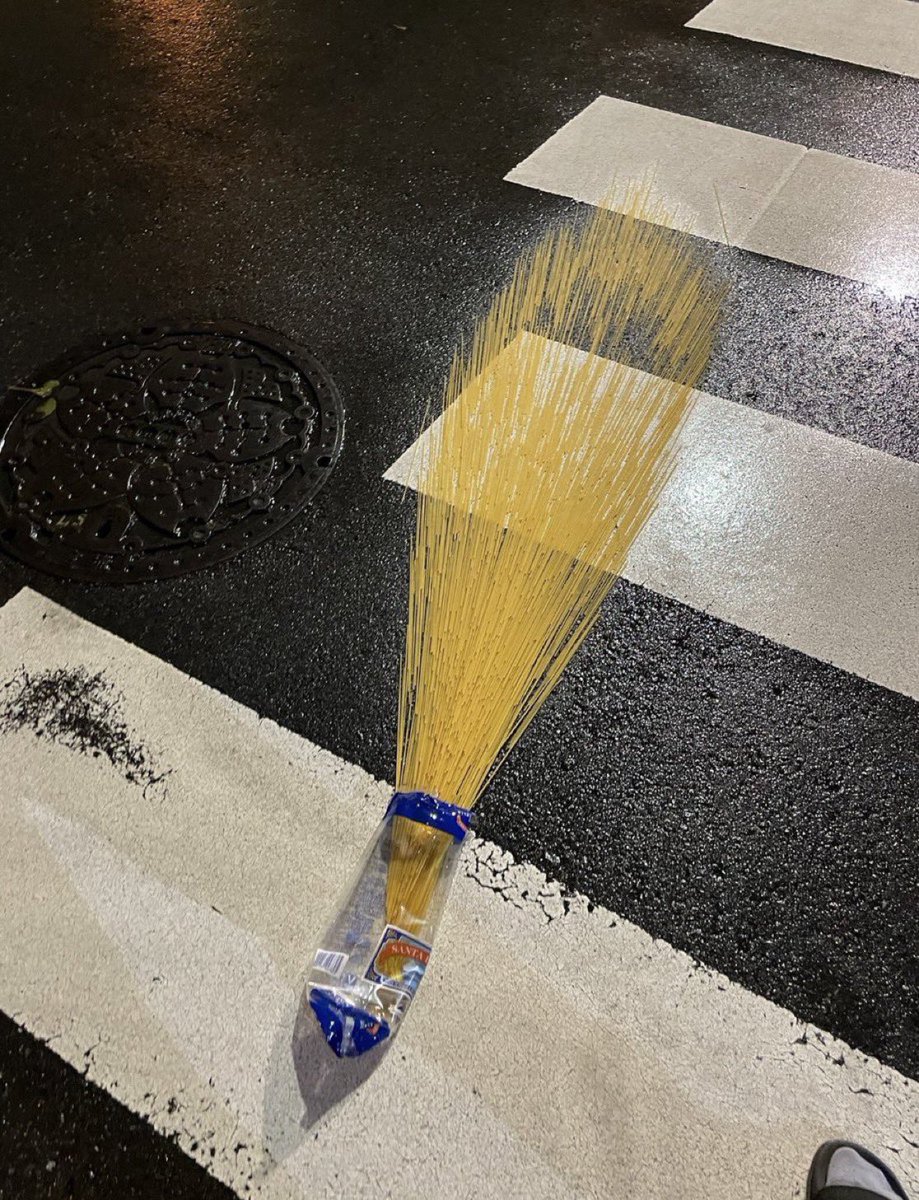 C’est moi tweet media