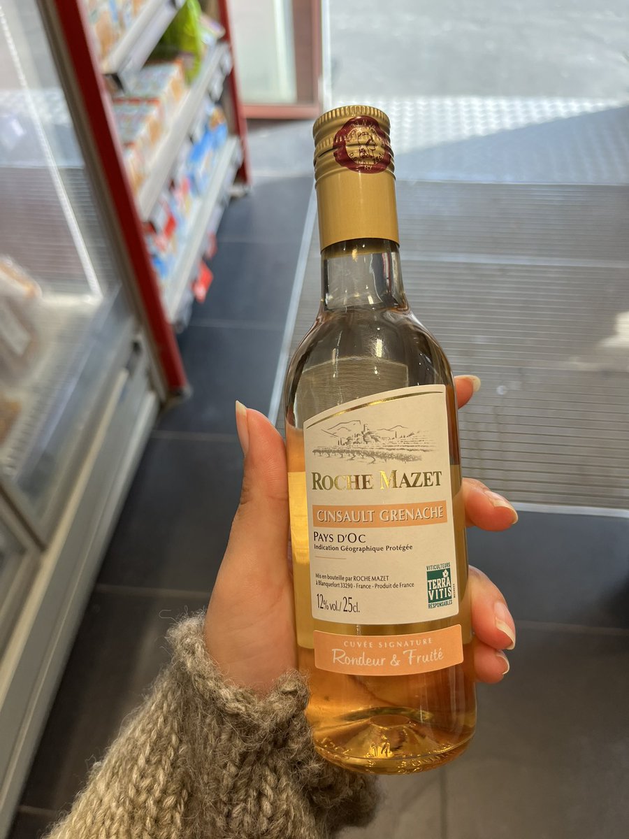 שירה tweet media