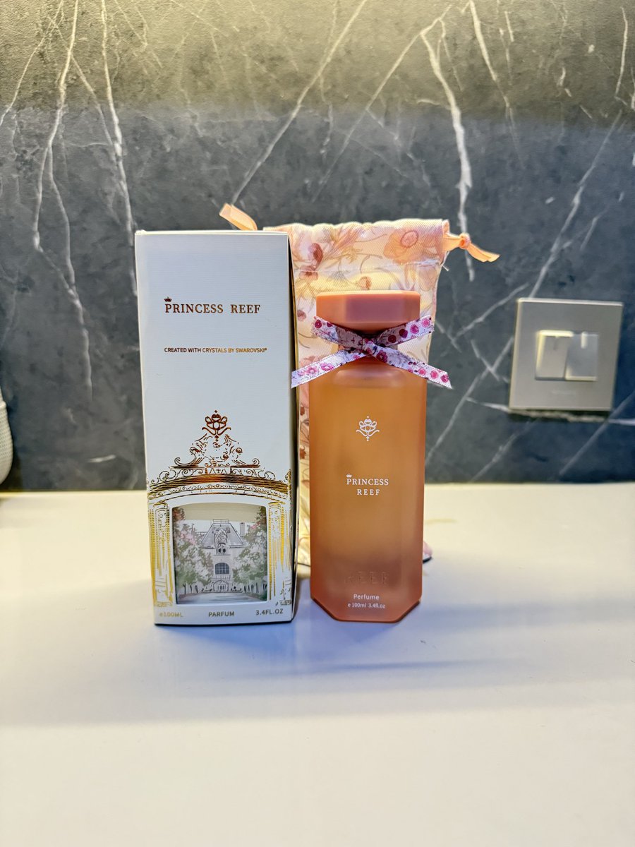 HangLover99's tweet photo. Preloved PRINCESS REEF PERFUME — 100% original ✨  
100ml, full packaging + include pouch 🎁  
Baru dipakai 1x (test aroma aja), masih full banget.  

Aku beli bundle, jadi jatuhnya sekitar 660K/an per item.  

Dijual cuma 500K 🤍  
(Compare: di olshop Indo bisa sampai ±1 juta) https://t.co/z2JCi5JKXZ