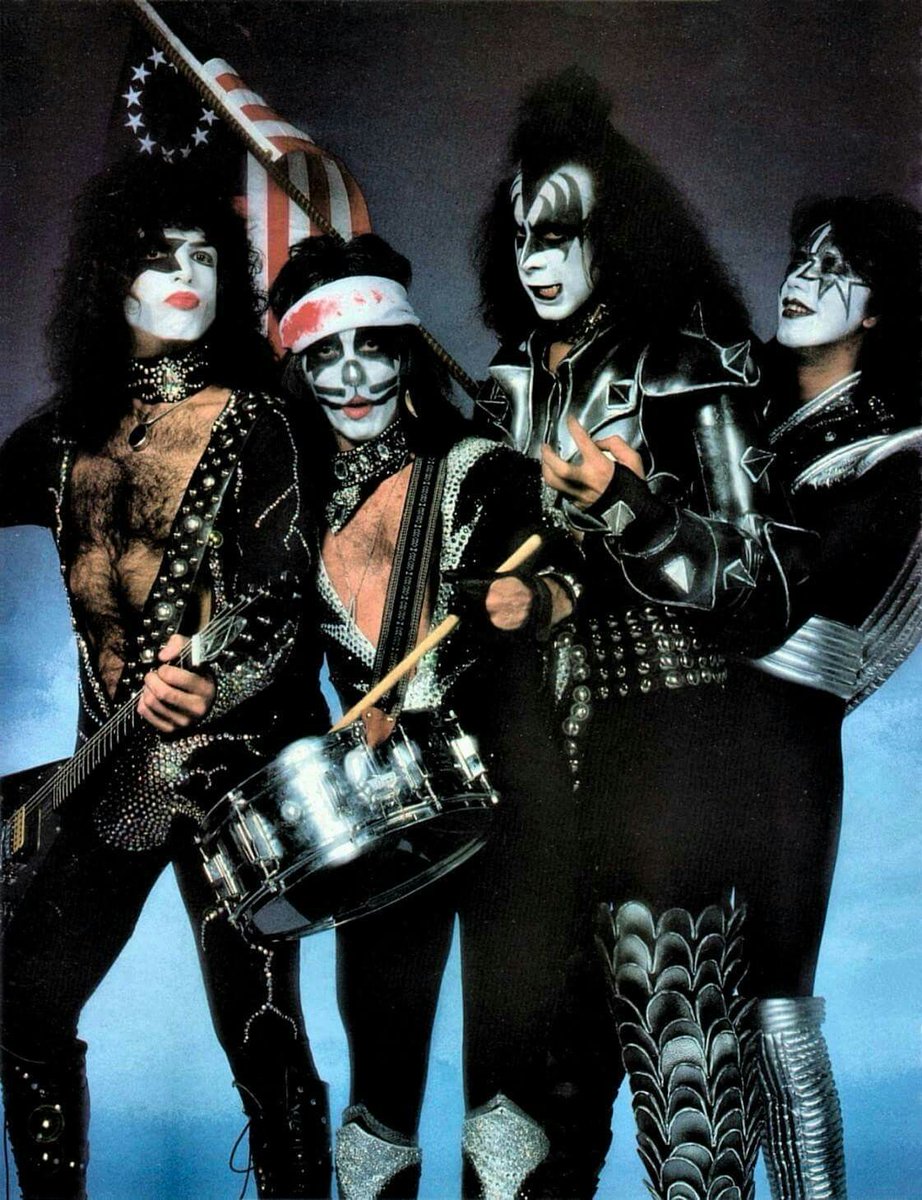 𝐊𝐈𝐒𝐒𝐨𝐩𝐨𝐥𝐢𝐬 tweet media