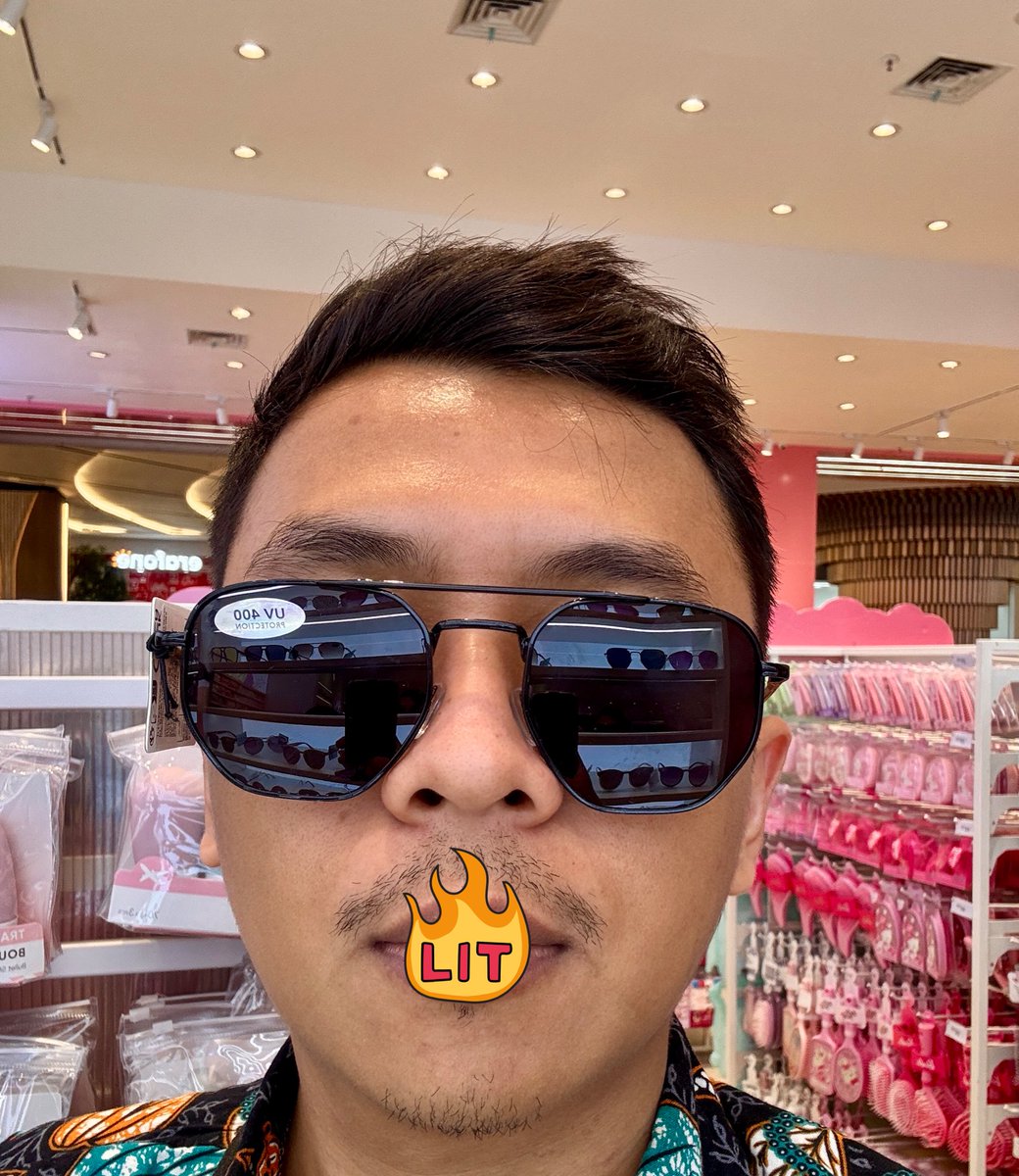 𝐓𝐨𝐦𝐲 tweet media