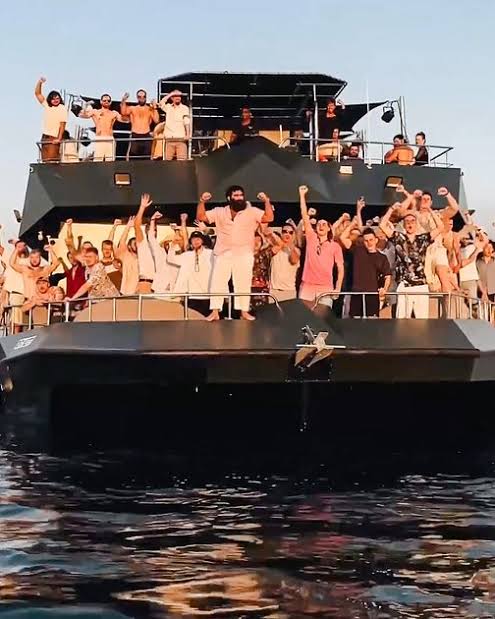 инфантильная женщина за 30 tweet media