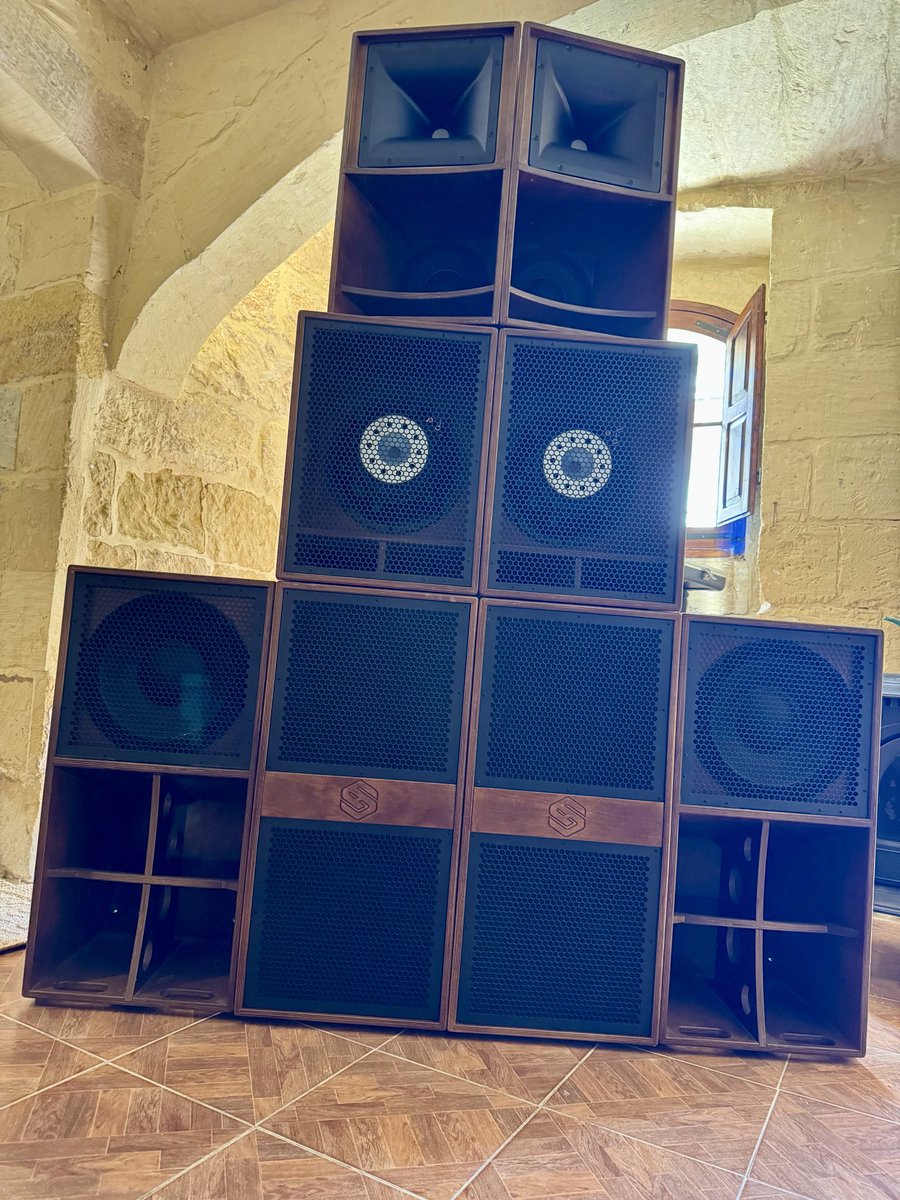 MikeE | 2Thirty8 parody account tweet media