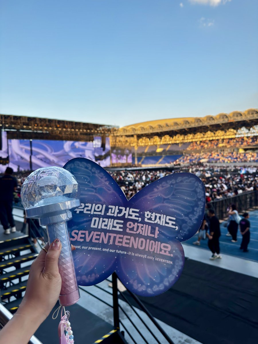 deeecheol's tweet photo. #SEVENTEEN #세븐틴
#SVT_WORLDTOUR #NEW_BULACAN
#SVT_TOUR_NEW_ https://t.co/EVnTdG0lTn