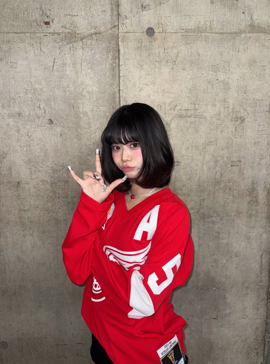 Yuity_neostella's tweet image. #NEWAGE ありがとうございました❤️‍🔥
 久しぶりの赤ミッチェル衣装でしたᕷ⋆͛*͛

大きいステージでみなさんに見てもらえて最高な時間でした*+:•*∴:♡.•♬✧

4/3(金)ワンマンライブ、
是非お待ちしていますよ🥹🫶🏼
そして1時間後また1つ歳を重ねます🤫
みんなお祝いしてくれてありがとう♡