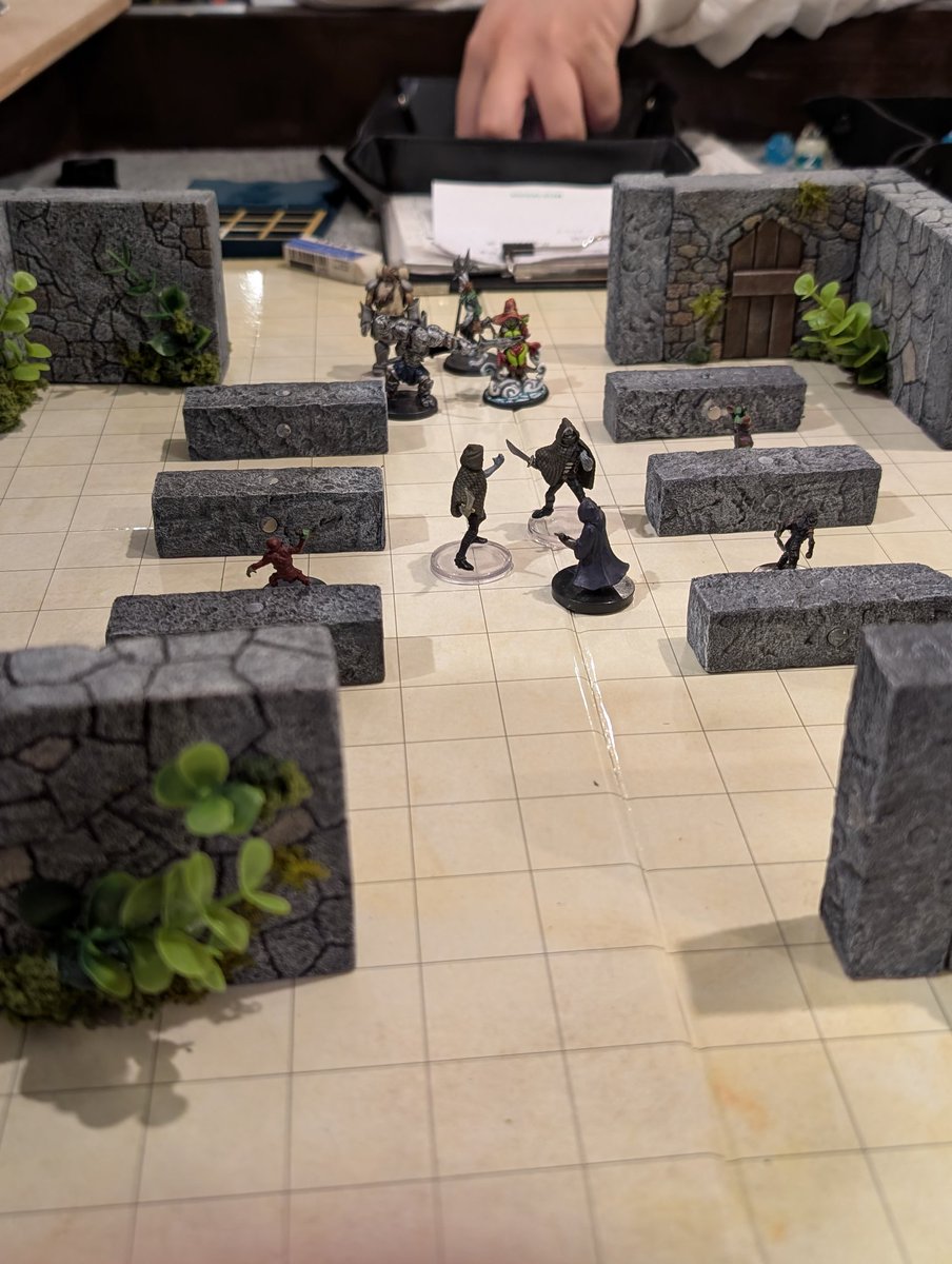 オロッチャ tweet media