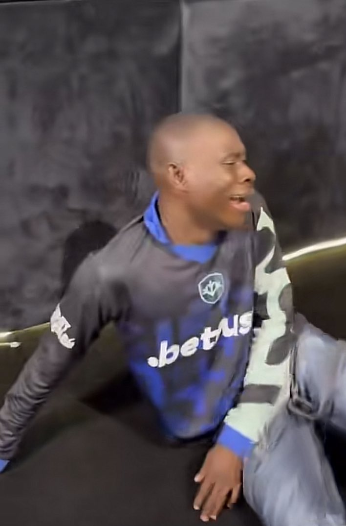 VhickO | UI/UX & Product Designer tweet media