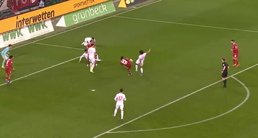 l_sauerwald's tweet photo. "Ich seh da nichts, gib mir mal Hintertor hoch"
#VfB #FCAVfB #Zwayer https://t.co/UPKAe1pi6y