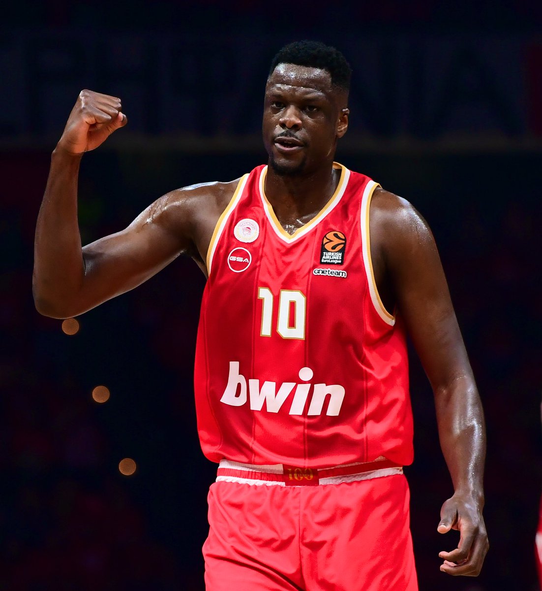 Bloody Mary tweet media