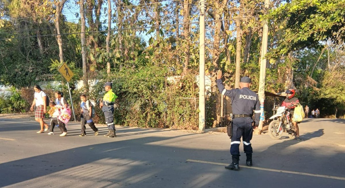 PNC El Salvador tweet media