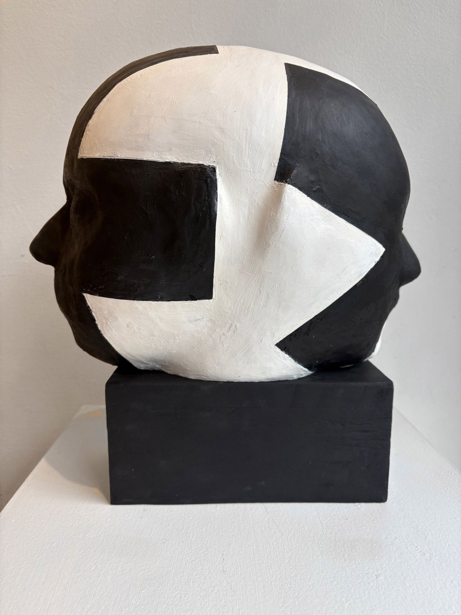 Muse Gallery tweet media