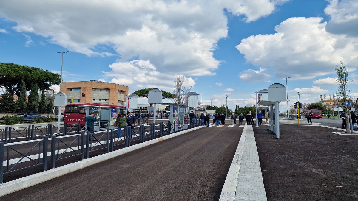 romamobilita's tweet image. #Roma #viabilità #Atac Nel X Municipio dopo i lavori di riqualificazione riattivato il capolinea dei bus davanti alla stazione di Acilia romamobilita.it/primo-piano/ne…
