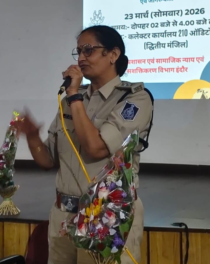 projsindore's tweet image. कलेक्टर सभागृह इंदौर में वरिष्ठ नागरिकों के अधिकारों पर जागरूकता कार्यक्रम सम्पन्न
भरण-पोषण एवं कल्याण अधिनियम के प्रावधानों से सुरक्षा व सम्मान सुनिश्चित करने पर जोर
RM:facebook.com/share/p/1CQPrv…
#JansamparkMP #indore #SeniorCitizens #SocialJustic
@CMMadhyaPradesh 
@JansamparkMP