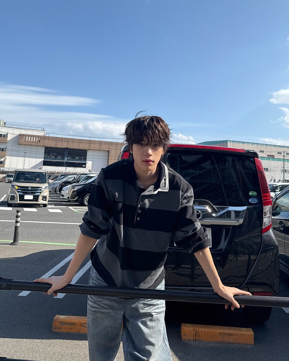 CLOSE YOUR EYES BASE tweet media