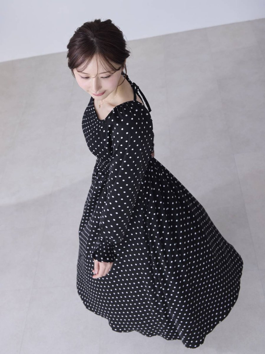 overE│胸が大きな女性のブランド tweet media