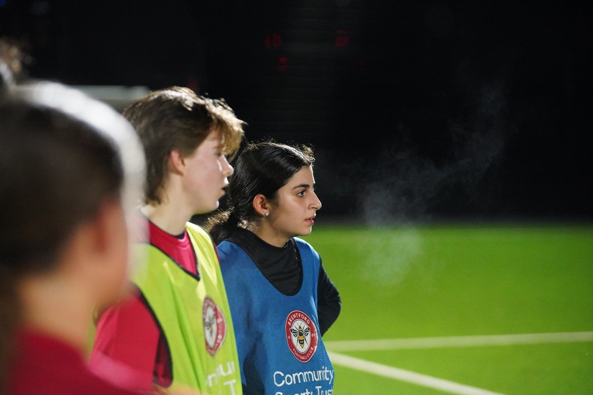 BrentfordFCCST's tweet image. 𝐆𝐢𝐫𝐥𝐬 𝐅𝐨𝐨𝐭𝐛𝐚𝐥𝐥 𝐃𝐞𝐯𝐞𝐥𝐨𝐩𝐦𝐞𝐧𝐭 𝐂𝐞𝐧𝐭𝐫𝐞 𝐓𝐫𝐢𝐚𝐥𝐬 ⚽️

📅 Monday 30 March
🙋‍♀️ Under 9's through to Under 16's
📍 Jersey Road, Brentford
ℹ️ Time slots for age groups and book on here ➡️ brentfordfccst.bookinglive.com/book/add/pg/183

#RealisingPotential #Trials