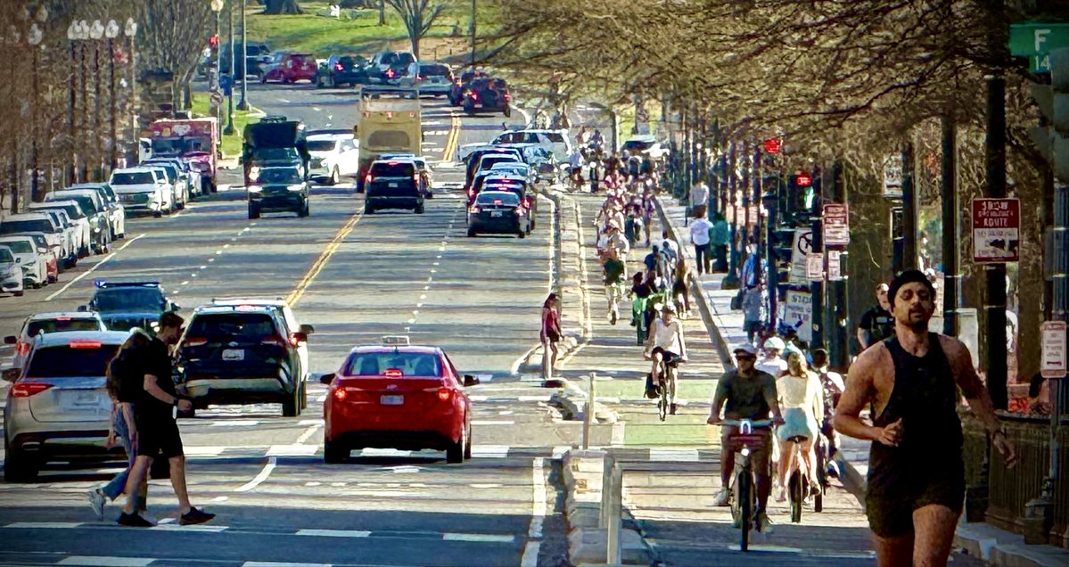 Tim Sloan tweet media