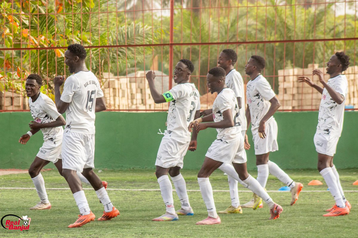 RealDeBanjulFC's tweet image. 𝐓𝐡𝐞 𝐟𝐢𝐫𝐬𝐭 𝐠𝐚𝐦𝐞 𝐨𝐟 𝐭𝐡𝐞 𝐫𝐮𝐧-𝐢𝐧 𝐚𝐭 𝐭𝐡𝐞 𝐟𝐨𝐫𝐭𝐫𝐞𝐬𝐬 𝐜𝐨𝐦𝐞𝐬 𝐭𝐨𝐦𝐨𝐫𝐫𝐨𝐰 #COYW 🤍💪🏽!

The City Boys will host Bombada FC in the first fixture of the second round at LYDSA tomorrow. See y'all Whites at the fortress. 

#rdb #therunin #champions