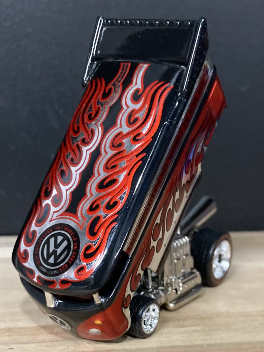 TWINMILL17's tweet image. Volkswagen Drag Bus
2006 Mystery Car

VW Drag Bus誕生10周年記念Ver.😂

実態はミステリーカーのVW Drag Bus。
ルーフのVWロゴが素敵なモデル。

でも、特徴的なフレイムスは、「えのきフレイムス」や「もやしフレイムス」と言われているとか、いないとか🤣🤣

#hotwheels
#ホットウィール
#VWBUS