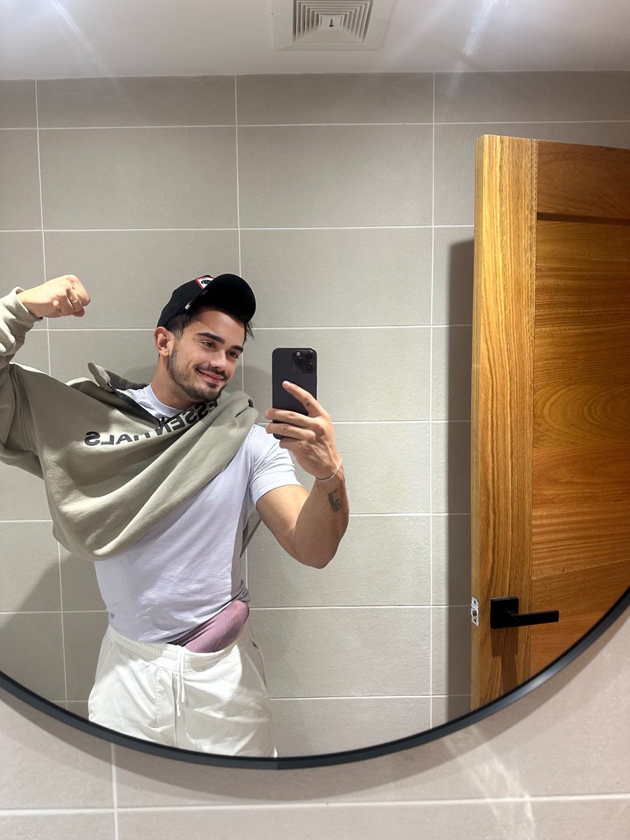 Guy lover tweet media