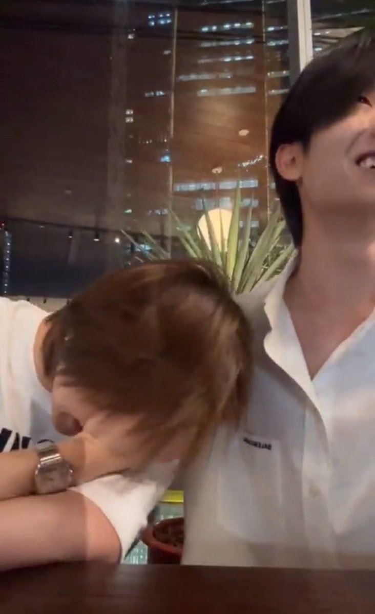 แจนออนนี่ | 💜🦊🍓 tweet media