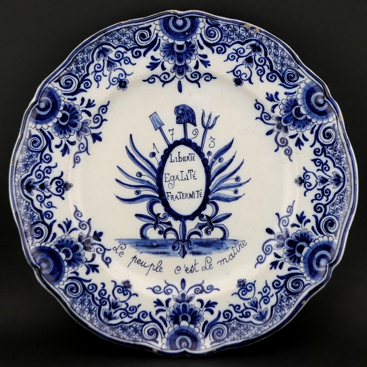 Phoenixchild0's tweet photo. An antique French revolutionary faience plate dated 1793, likely originating from Nevers, central France.

For details - https://t.co/deOYyf7K2Q

#Antiques #French #Paris #Faience #pottery #Nièvre #Nevers #revolutionary #Bastille #London #Dublin #Berlin #Rome #Sydney #NY #Toronto https://t.co/bXYSxSWjno