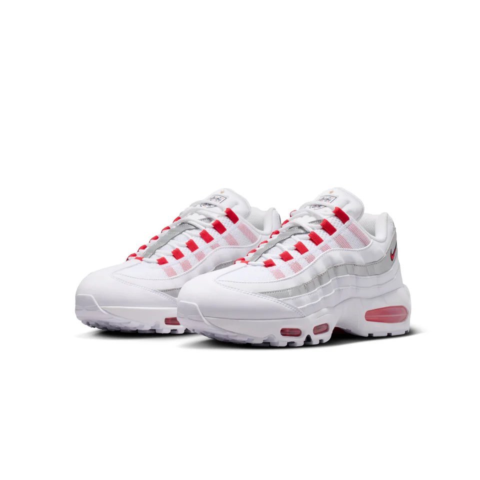 Info4Days's tweet photo. Dropped Under Retail: Nike Air Max 95 SE Big Bubble 'England' #Ad 

$15 OFF w/code SICKKICKS
Finishline: https://t.co/BiFb4N5GBc

$15 OFF w/code JDS15
JDSports: https://t.co/DD0veFUuPl https://t.co/JmuMHntmNA