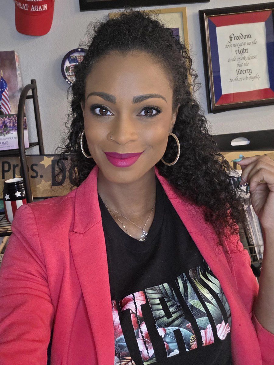 AlyLeggé tweet media