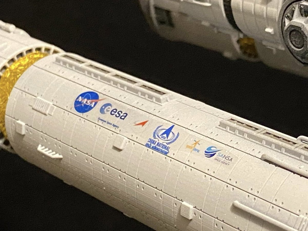 PzKpfwI 판처 tweet media