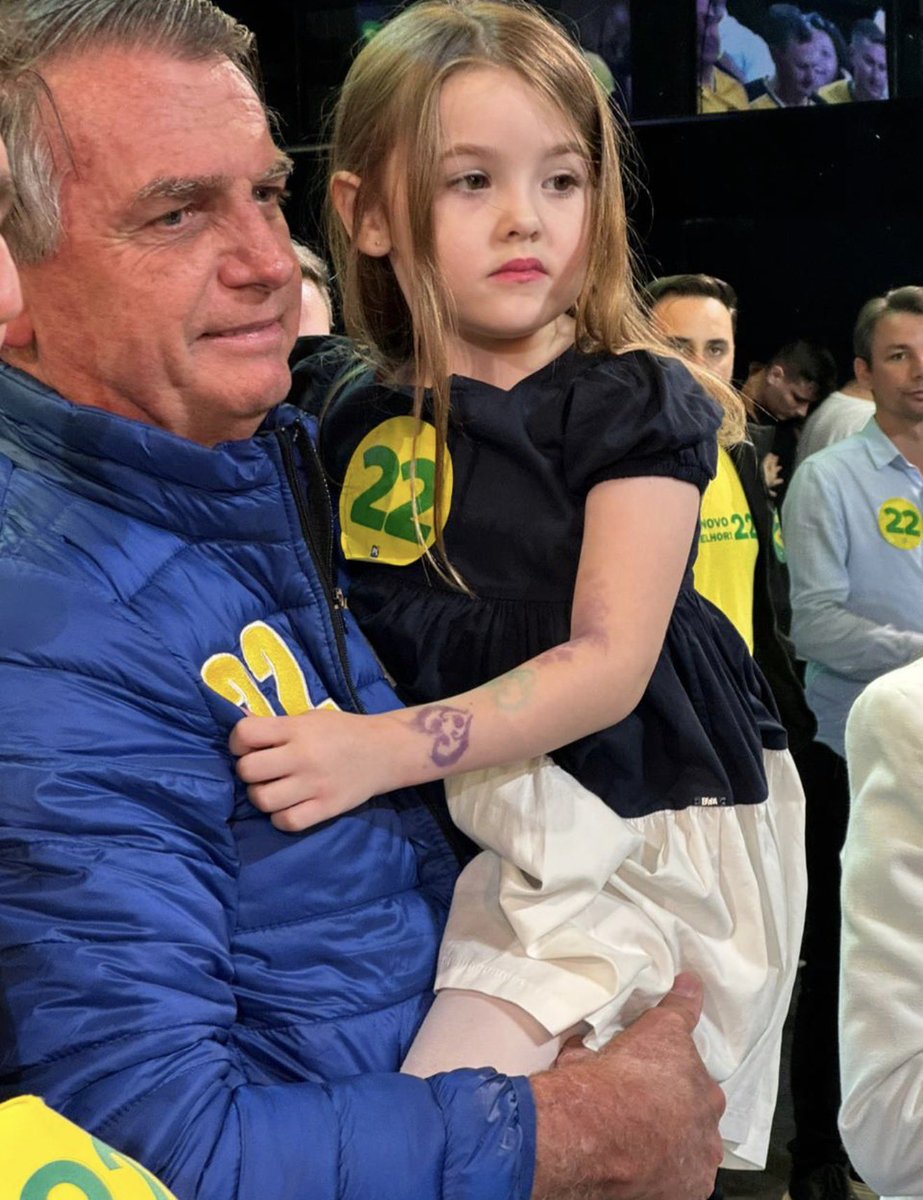 Júlia Zanatta tweet media