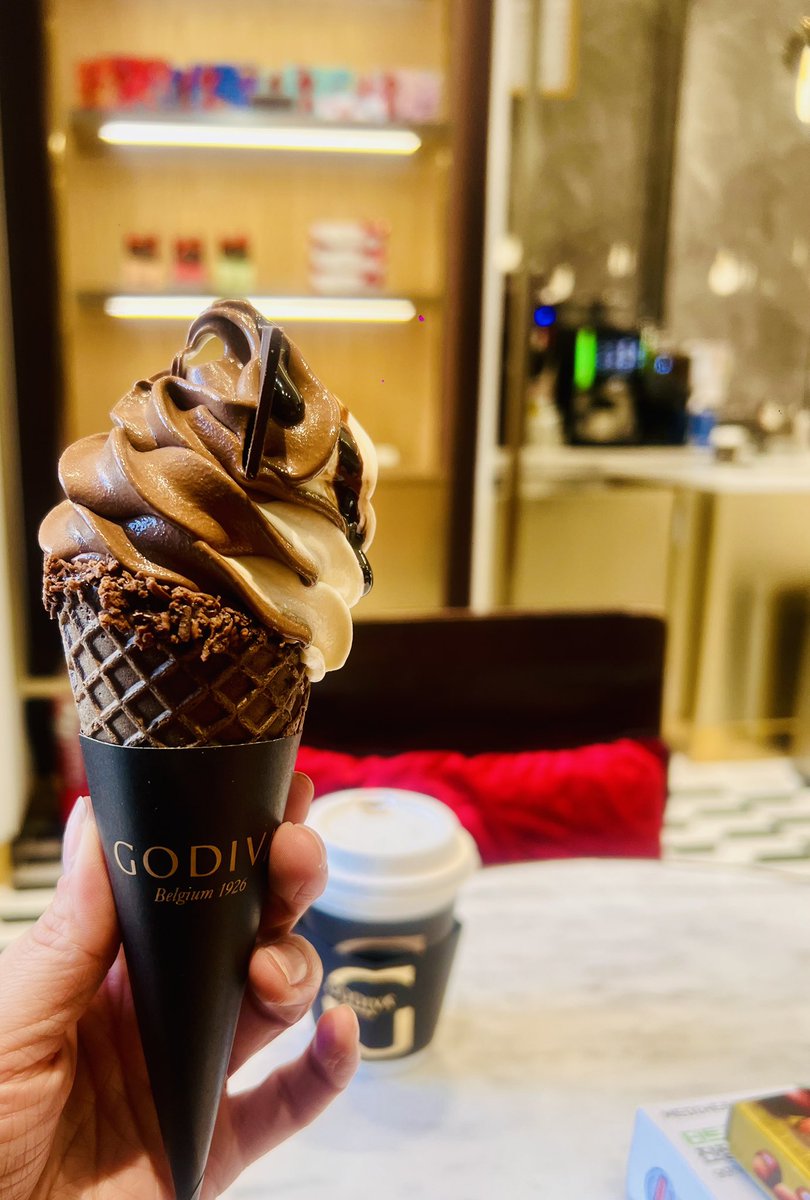 Uraan To tweet media