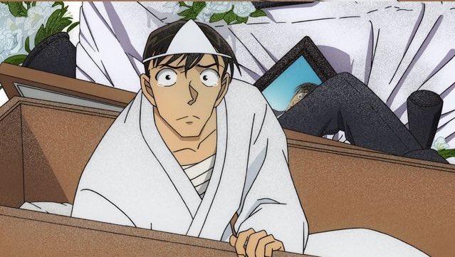 อันนี้ตลก ทาคางิพึ่งโดนยิงมาเลยรักษาตัวอยู่ แต่ฮีโดนลากมาทำงานโดยให้แสดงเป็นคนตุย เพราะมีคนขู่ว่าจะมาทำลายงานศพของคุณยายหัวหน้าสำนักงานเขต

วันลาหมดแล้วหรอลูก5555555555