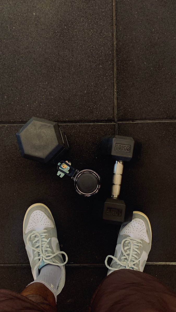 jvicttorcabral's tweet photo. Pago 🏋️ https://t.co/DnltHsF36n