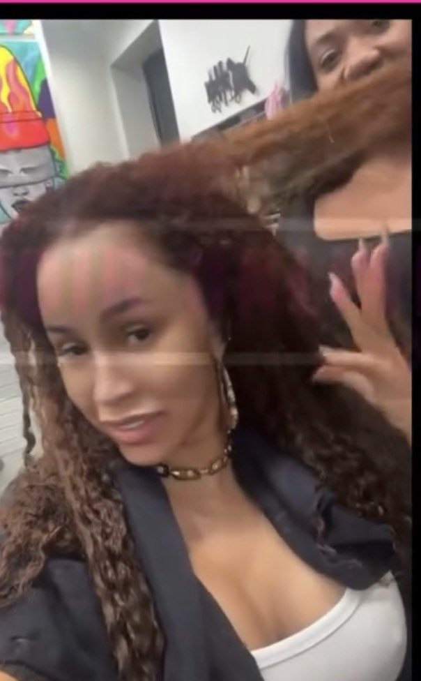 AM I THE DRAMA? 200k mami 🥂 tweet media