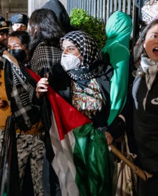 𝔉🅰𝒏 Karoline Leavitt tweet media