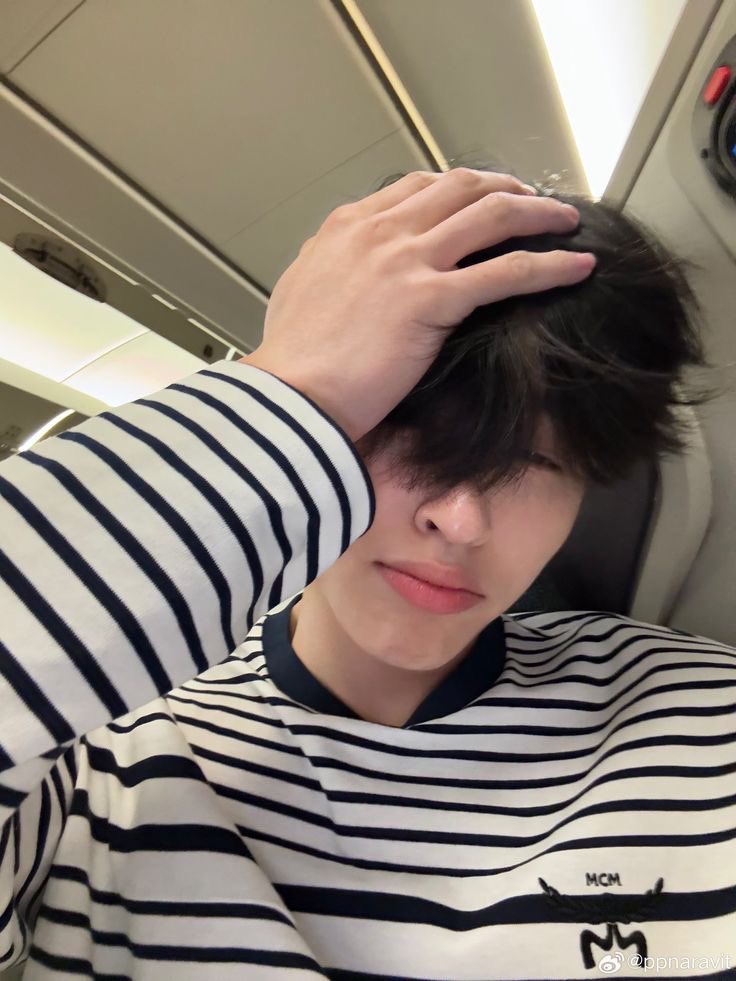 livi 🌙 tweet media