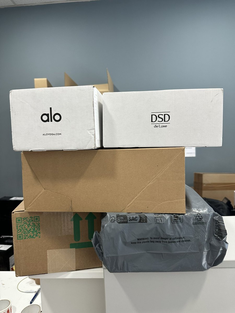 Лера tweet media