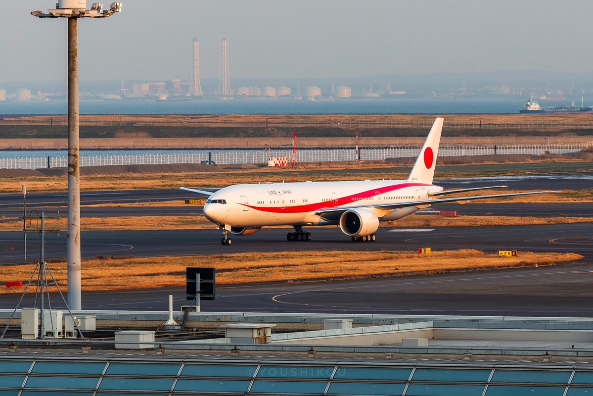 November H tweet media