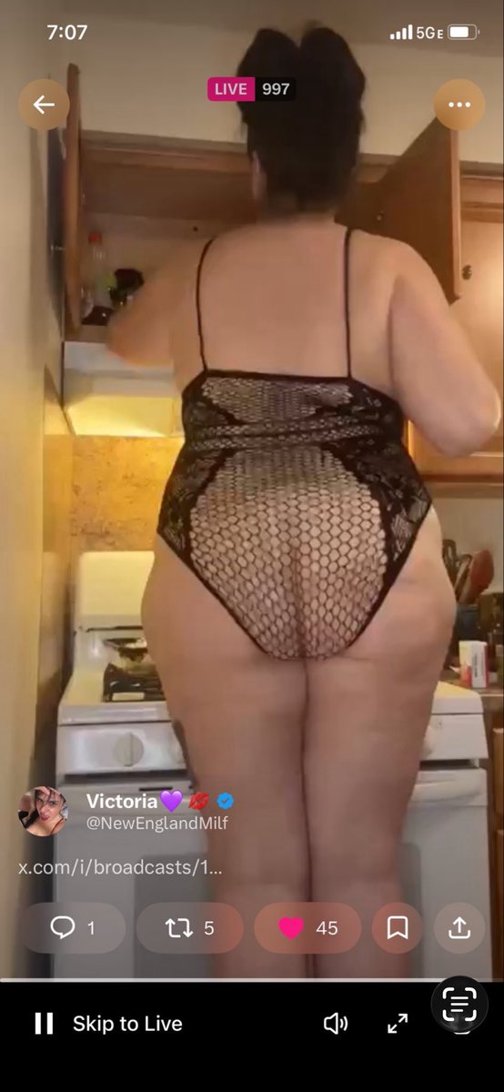 Victoria💜💋 tweet media