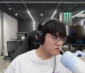 zekayusi president tweet media