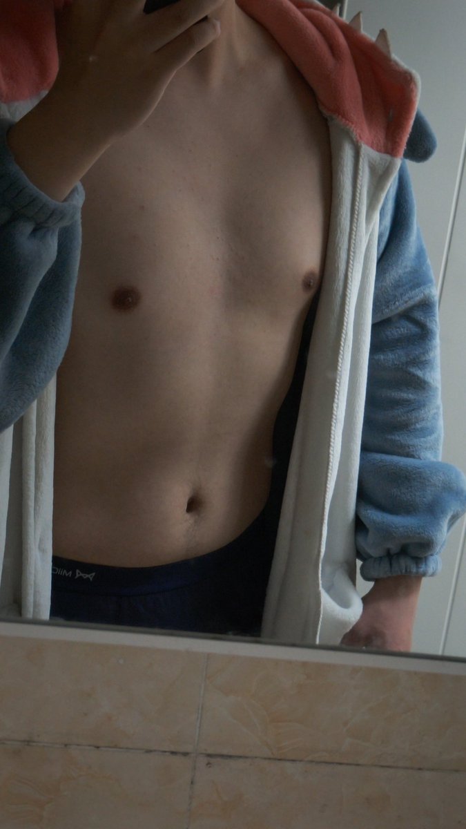 三三三三島 tweet media