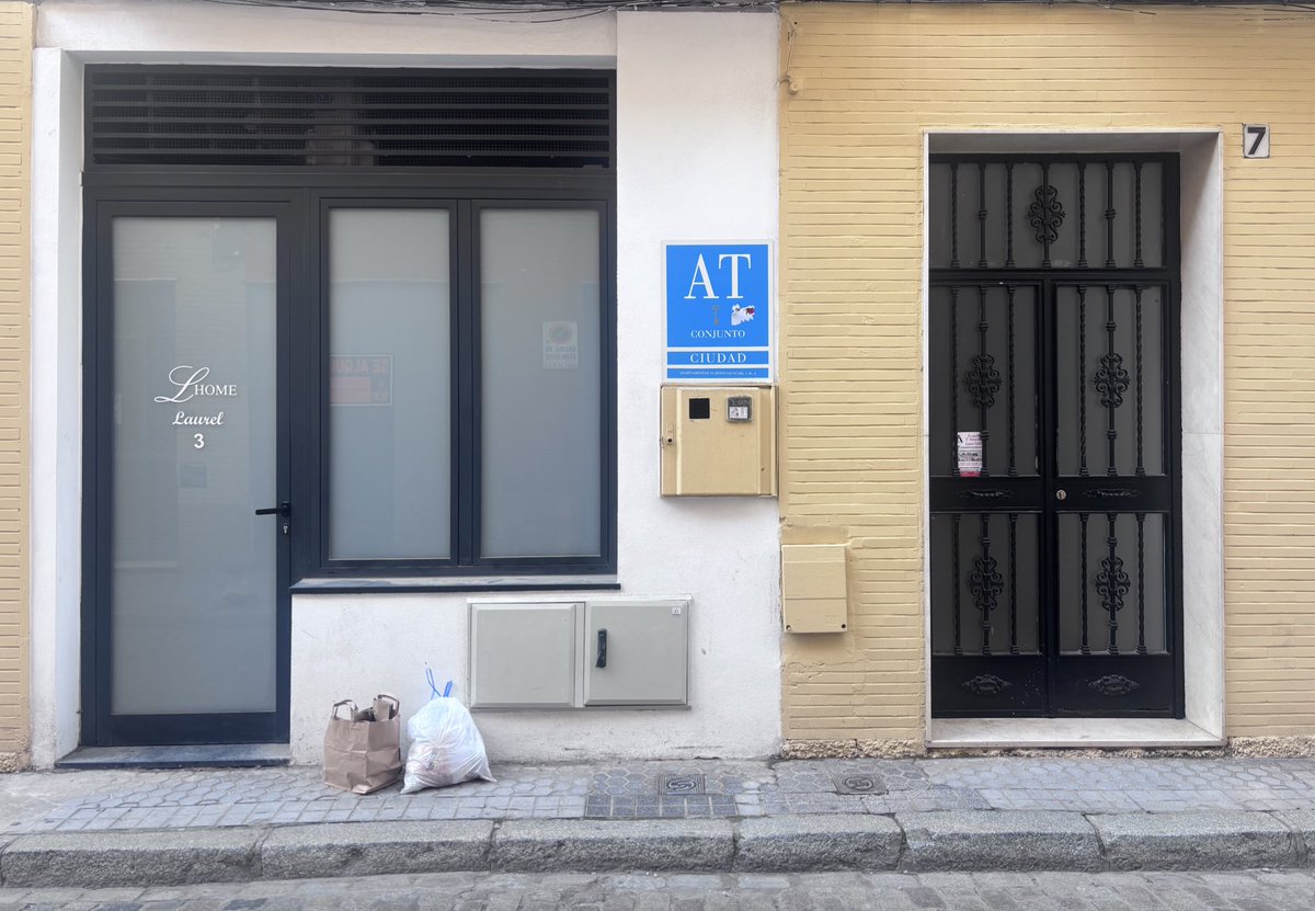 José de León tweet media