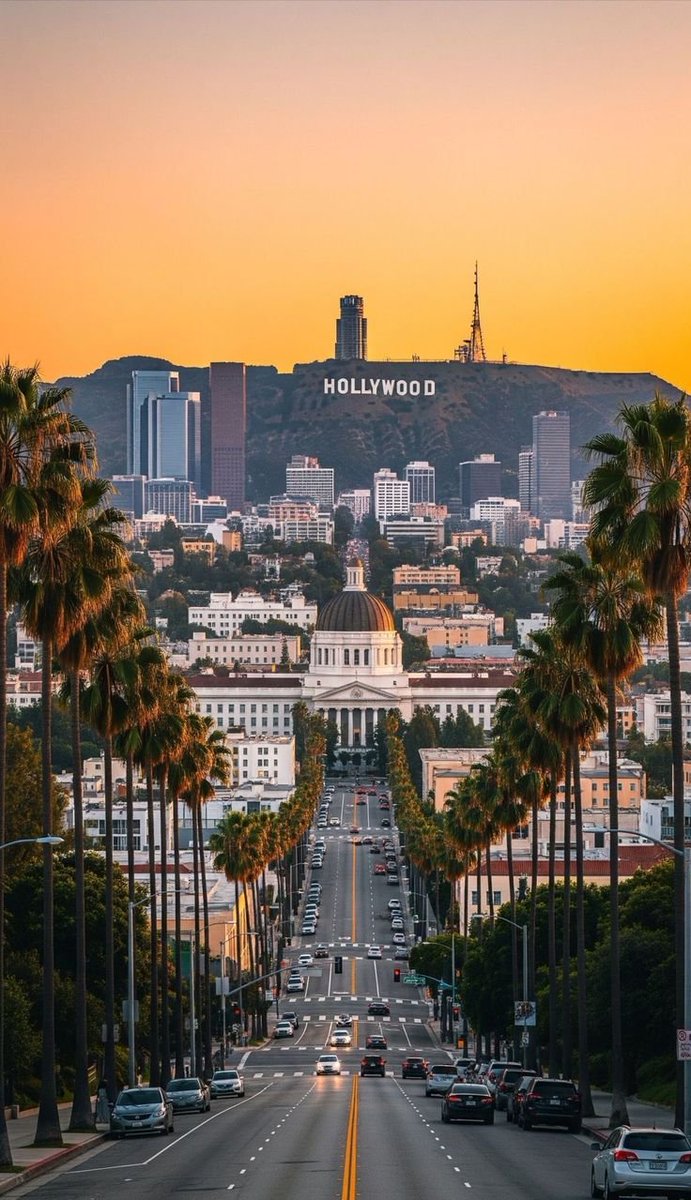 Hollywood village in California 🇺🇸