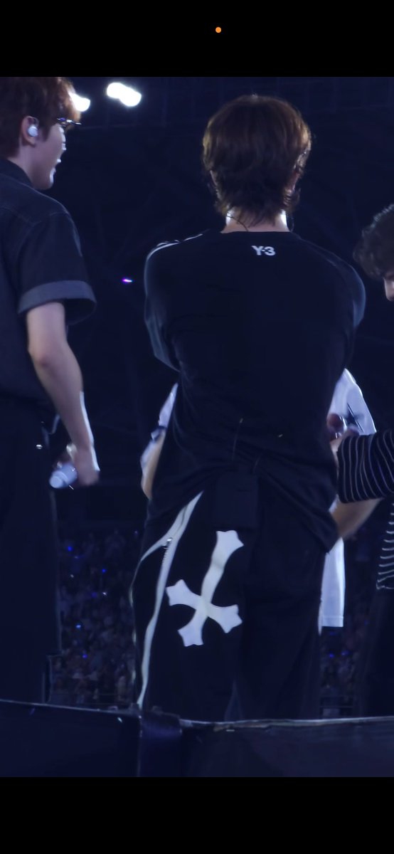 じろう tweet media