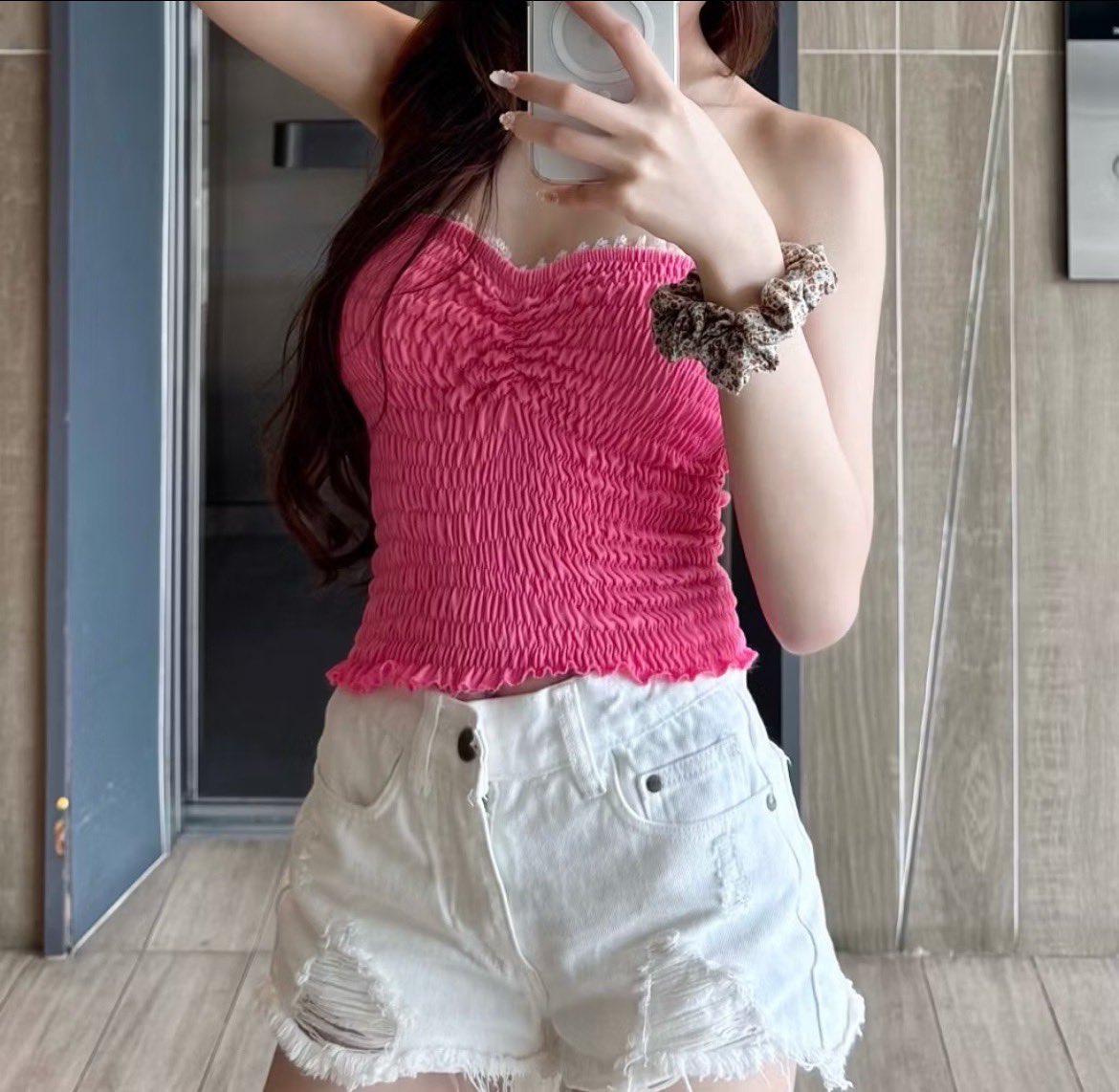 twelduniq's tweet photo. รุ่น snowy ตัวละ 100 ค่ะใหม่มากๆ ส่วนสีเหลือง 120 ค่ะ ใหม่มากๆใหม่แบบตะโกน ค่าส่ง 25.- พองับส่งพน. มก มธ นัดรับได้ 🦢💭 
#ส่งต่อเสื้อผ้า #ส่งต่อsunfap #ส่งต่อเสื้อผ้ามือสอง https://t.co/GUGRqVG71z