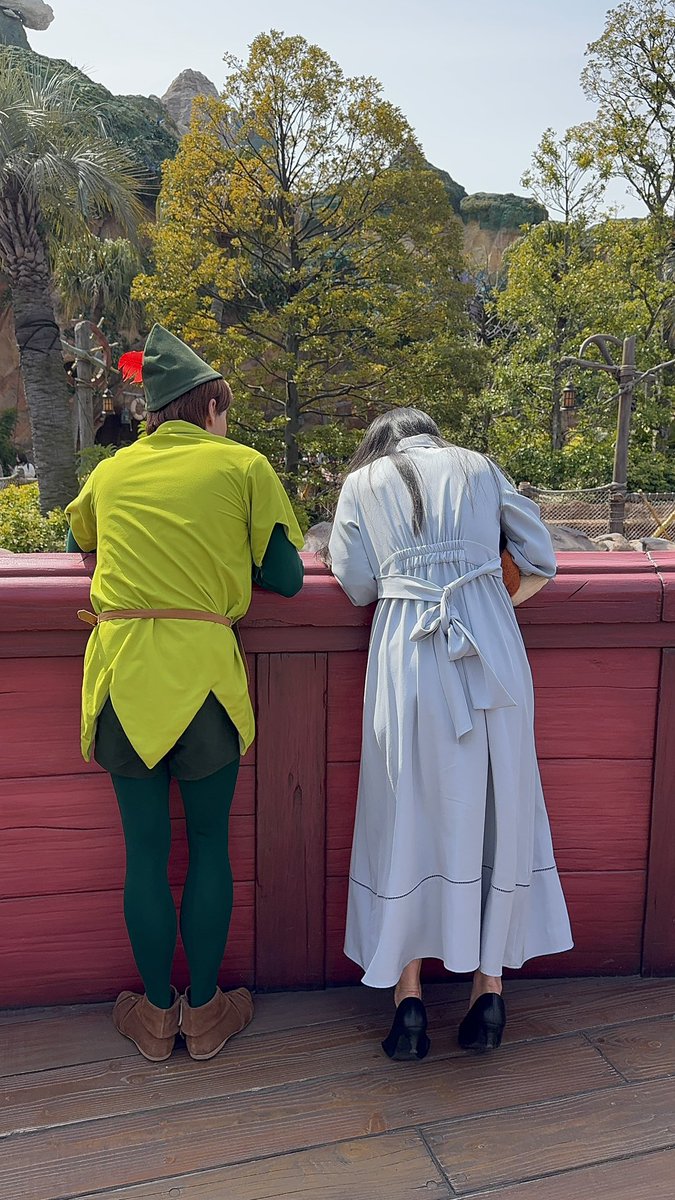 Hisui_Disney's tweet photo. 昨日のディズニーシー
ピーターとティンク探しして、ポカホンタスとお散歩して…幸せでした。

閉園までの2時間弱でピーターを7ループしたのも最高😃 https://t.co/TXLxclp6rH