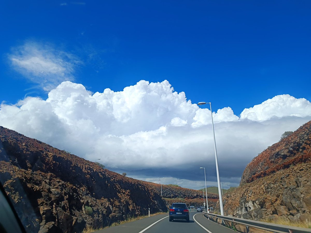 MeteoGarza⚡ tweet media