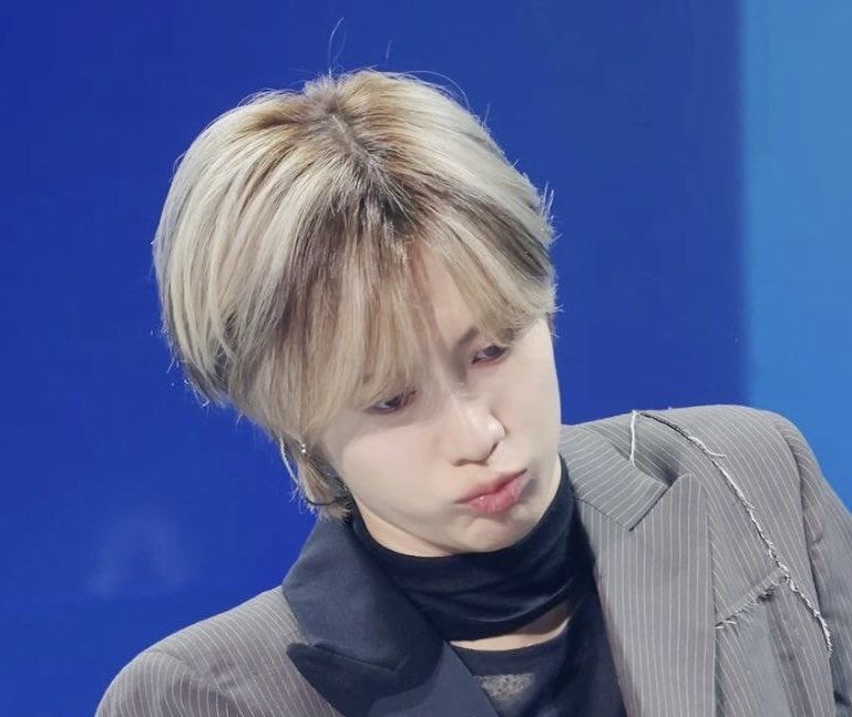 taeminestrone's tweet photo. One of my favourite things about taemin ever is his natural concentration pouting face https://t.co/GPr4PPgBww