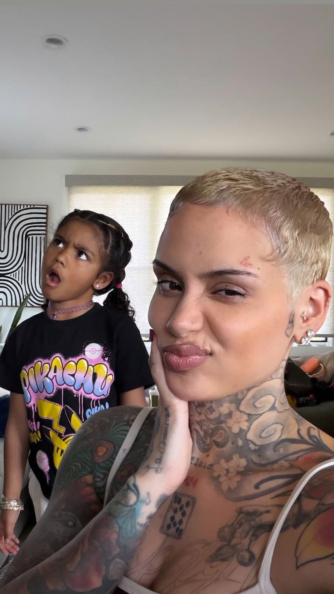 infokehIani's tweet photo. HAPPY BIRTHDAY ADEYA! 

Hoje a filha da Kehlani completa oficialmente 7 anos de idade. Quem também viu ela nascer? 😭 https://t.co/ydyX1rkkFX